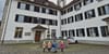 Der Seminarbrunnen im Hof der Kantonsschule pläschert seit 1781. Seit 244 Jahren ist er eine dekorative Wasserquelle. (Bild: