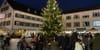 Einfach stimmungsvoll: Der Dorfplatz in adventlichem Tenü. (Bilder: dwe)