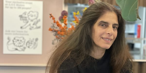 Bringt Tanz und Tanzende an die Öffentlichkeit: Nani Khakshouri. (Bild: dwe)