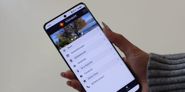 Das Ende für die Küsnacht-App steht an. Alle Dienste sind auf der Website der Gemeinde verfügbar. (Bild: bre)