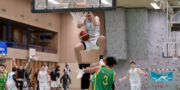 Vier Sekunden vor Schluss macht Ursin Vital den Sack zu und verhilft den Goldcoast Wallabies mit einem krachenden Dunk zum Ga