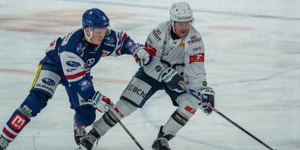 Der junge Verteidiger Danil Ustinkov (19, links), der auch bei den ZSC Lions zum Einsatz kommt, wird nächste Saison bei den S