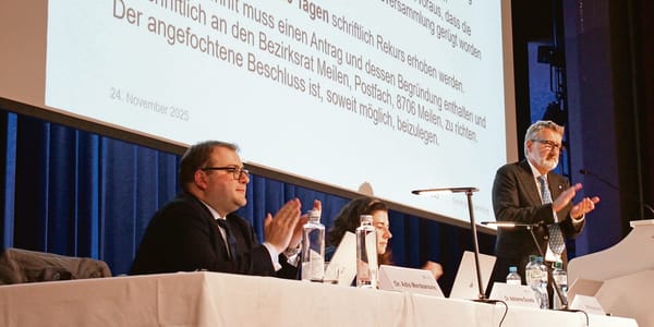 Führten durch eine über 120-seitige Präsentation im Erlibacherhof: Stv. Gemeindeschreiber Adis Merdzanovic, Gemeindeschreiber