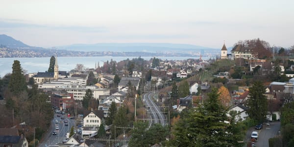 Wir blicken gespannt auf Erlenbach (Bild: jli)