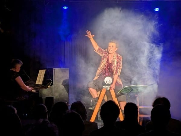 «Apocalypso Blues oder im Paradies war auch nicht alles perfekt»